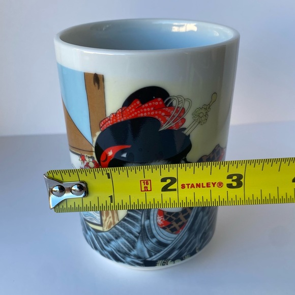 Vintage Set of 4 Japanese Geisha Porcelain Sake/Tea Cups - Picture 11 of 11